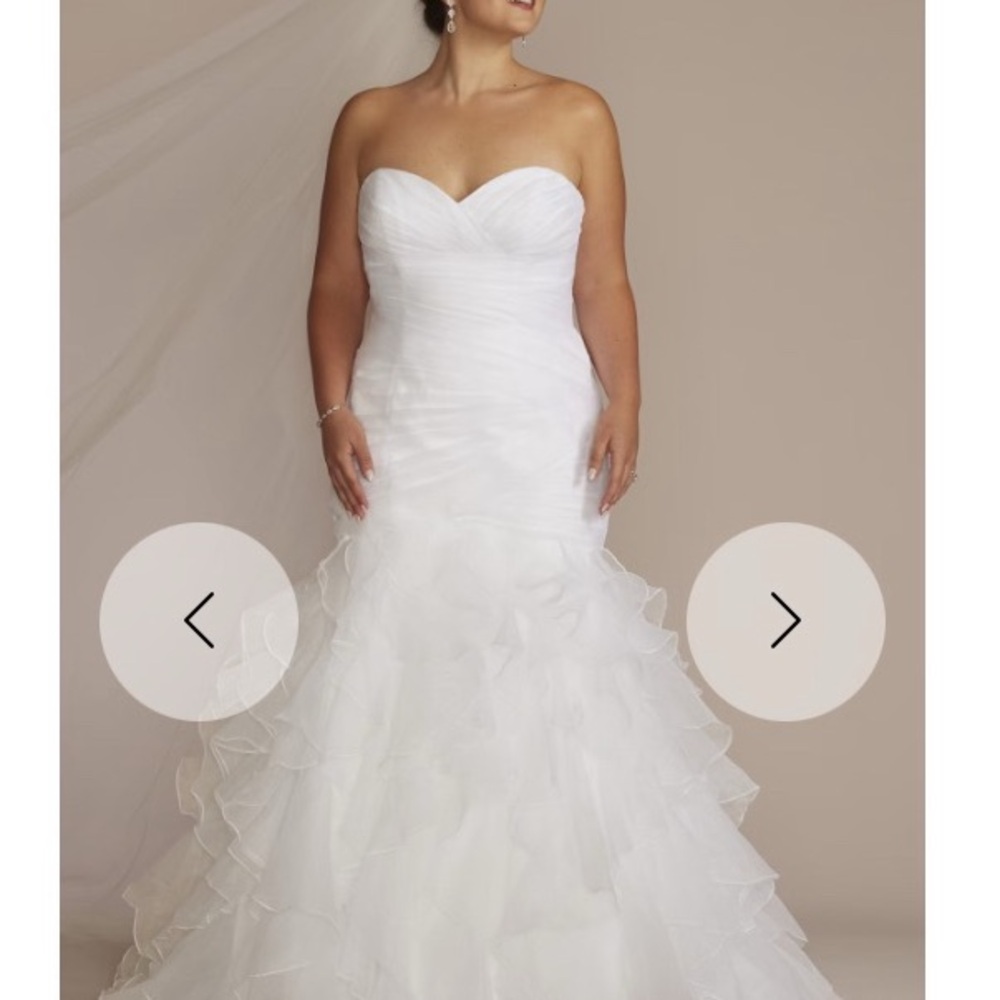 Elegant White Ruffled Women's Dress